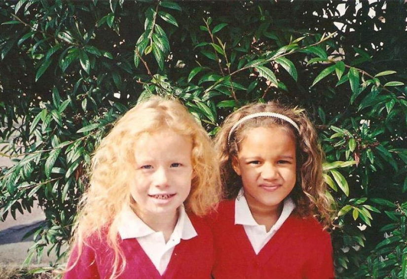 Colorful twin sisters — an unexpected phenomenon