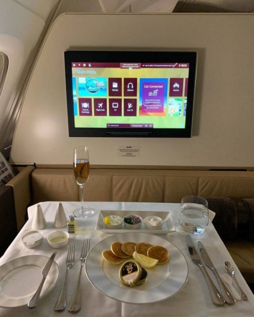 ¿Comida o comida? Cómo alimentar en clase business y clase economy de diferentes aerolíneas ¿Comida o comida? Cómo alimentar en clase business y clase economy de diferentes aerolíneas