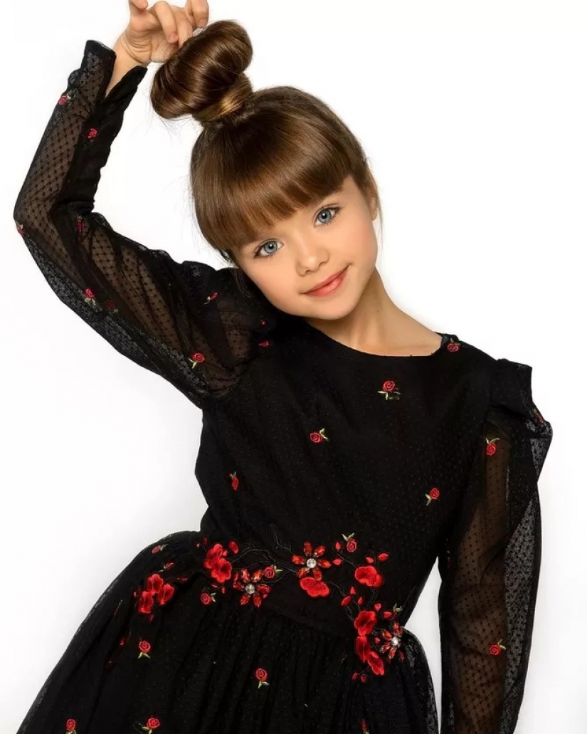 Como ahora parece ser el más famoso modelo de las niñas Como ahora parece ser el más famoso modelo de las niñas