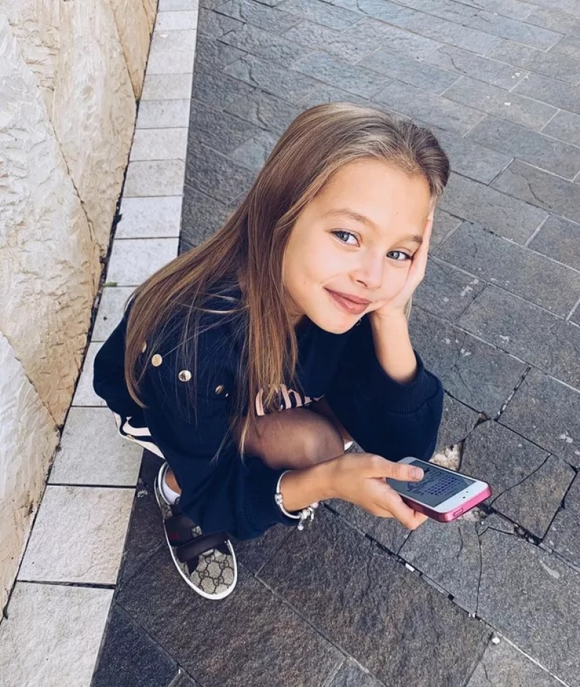 Como ahora parece ser el más famoso modelo de las niñas Como ahora parece ser el más famoso modelo de las niñas