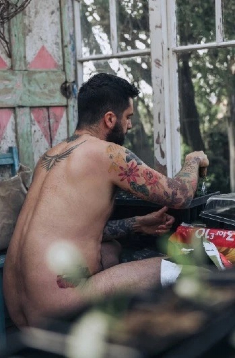 Completa unidad con la naturaleza, o por Qué la gente que trabaja en el jardín desnudo