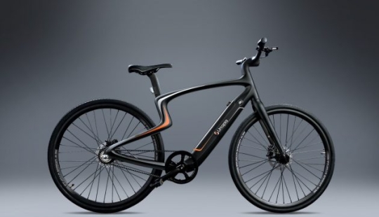 Completely carbon city electric bicycle Urtopia with radar, voice control and GPS