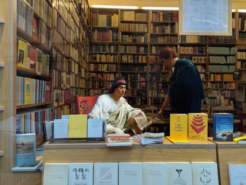 Con pinturas de pinturas clásicas en la vida moderna Con pinturas de pinturas clásicas en la vida moderna