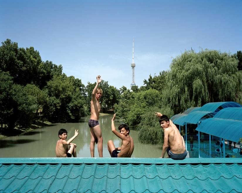 Cotton and wilderness: images of British photographer, a charmed Uzbekistan