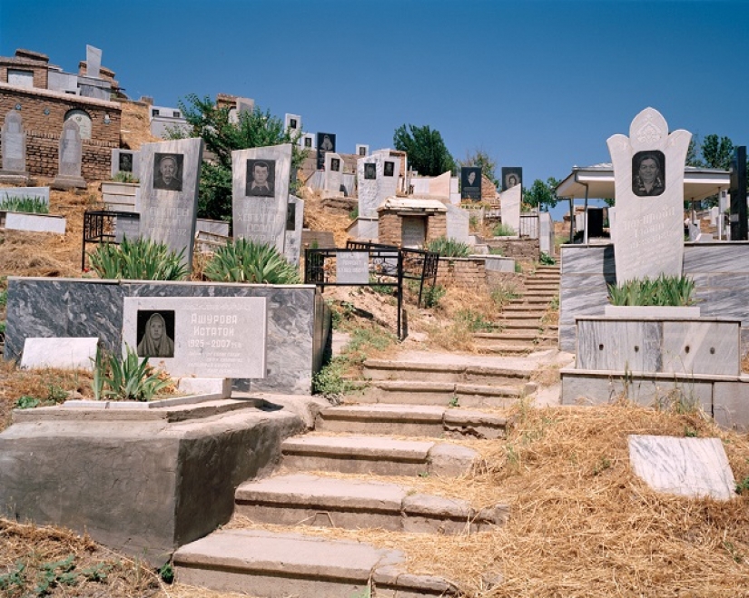 Cotton and wilderness: images of British photographer, a charmed Uzbekistan