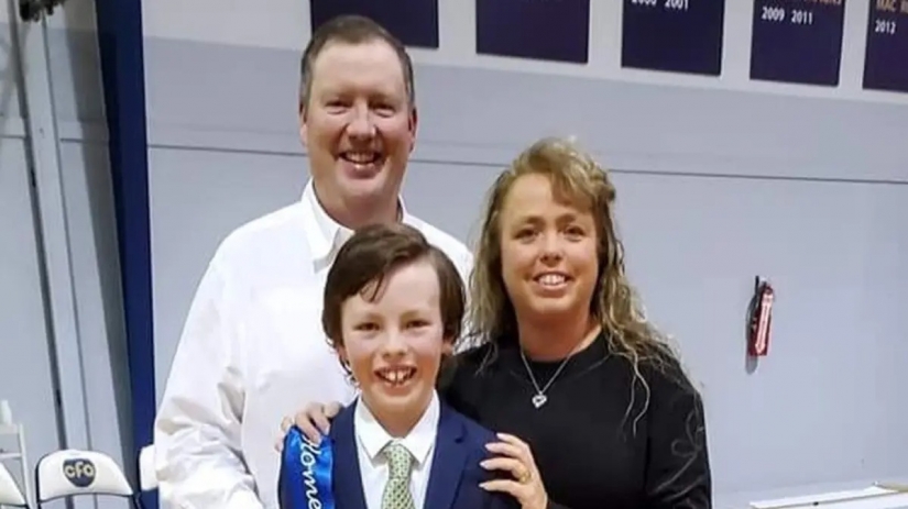 Cuando no perdí el tiempo en cuarentena: Un niño de 12 años se está graduando de la escuela secundaria y la universidad al mismo tiempo Cuando no perdí el tiempo en cuarentena: Un niño de 12 años se está graduando de la escuela secundaria y la universidad al mismo tiempo