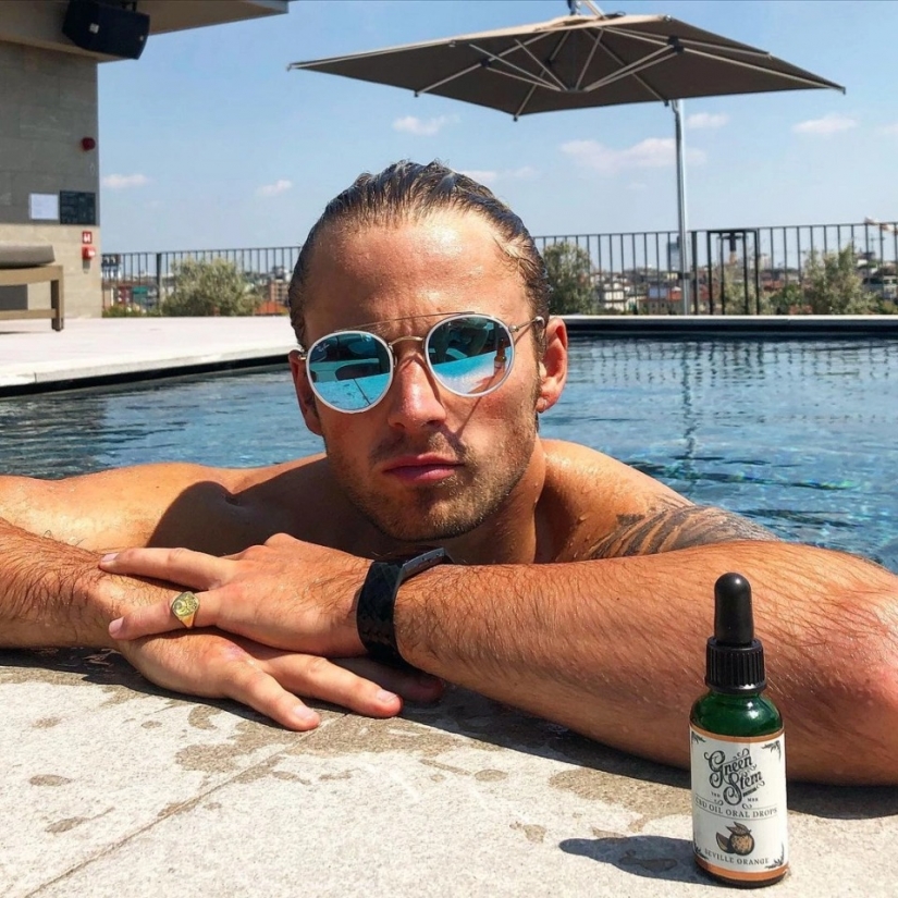 Dangerous popularity: how instagram stars get involved in prostitution and scams