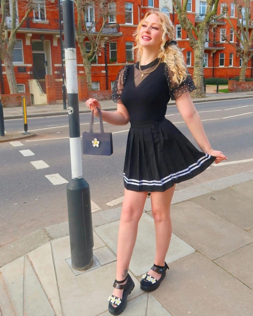 Dangerous popularity: how instagram stars get involved in prostitution and scams