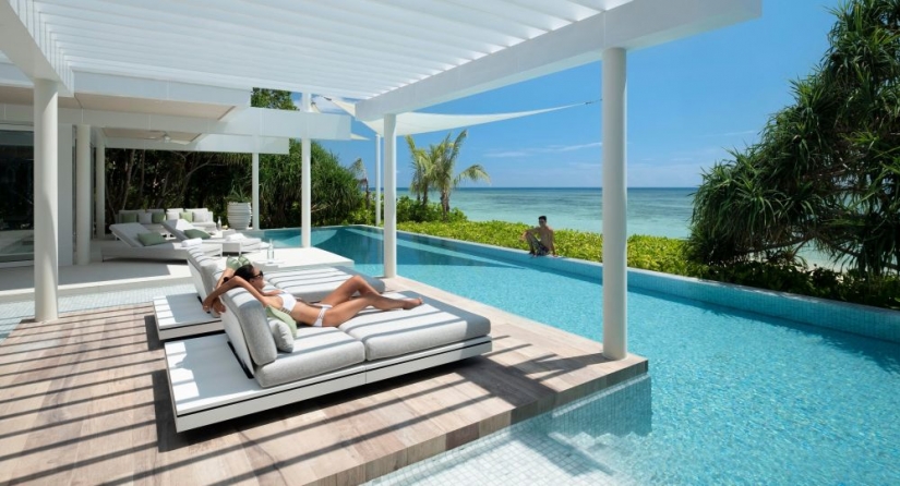 Day in the most expensive hotel in the world will cost 100 thousand dollars. Guests will get for the money?