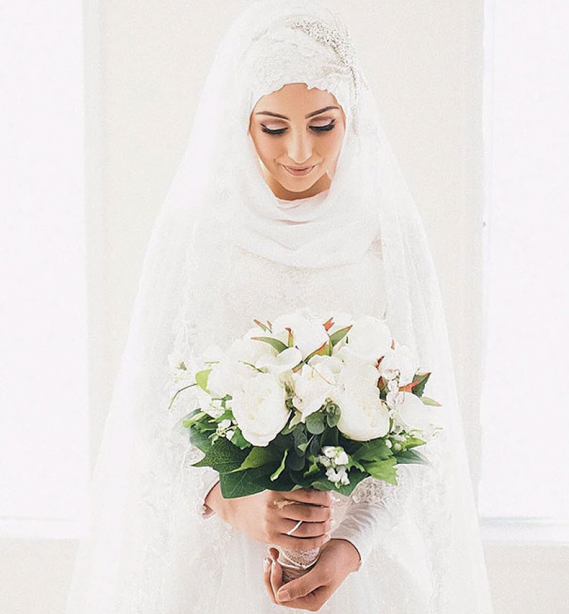 Dazzling brides in hijabs Dazzling brides in hijabs
