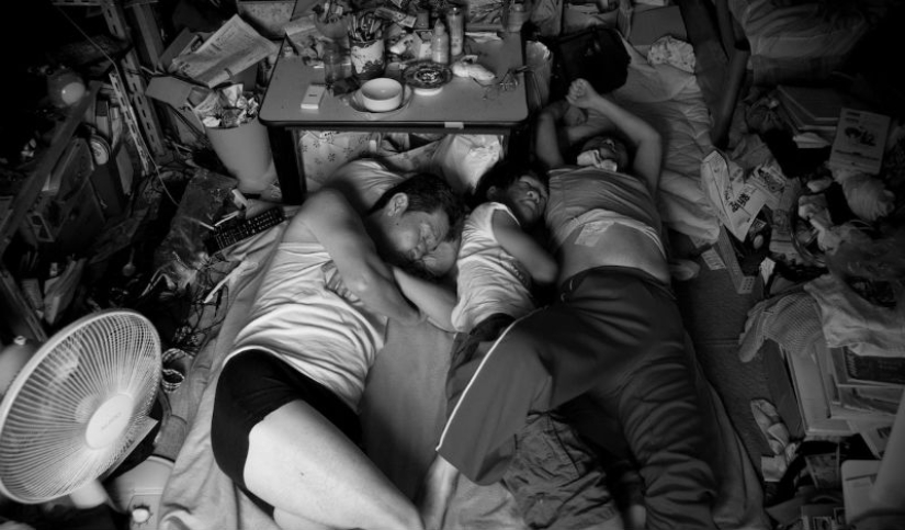 De cerca, yes in love: el fotógrafo filmó la vida de su numerosa familia en un apartamento de una habitación De cerca, yes in love: el fotógrafo filmó la vida de su numerosa familia en un apartamento de una habitación