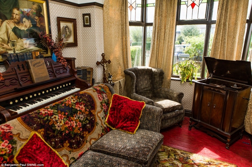 De vuelta al pasado: los Británicos habían transformado su casa en el estilo de la década de 1930-erótico De vuelta al pasado: los Británicos habían transformado su casa en el estilo de la década de 1930-erótico