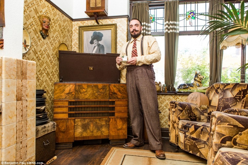 De vuelta al pasado: los Británicos habían transformado su casa en el estilo de la década de 1930-erótico De vuelta al pasado: los Británicos habían transformado su casa en el estilo de la década de 1930-erótico