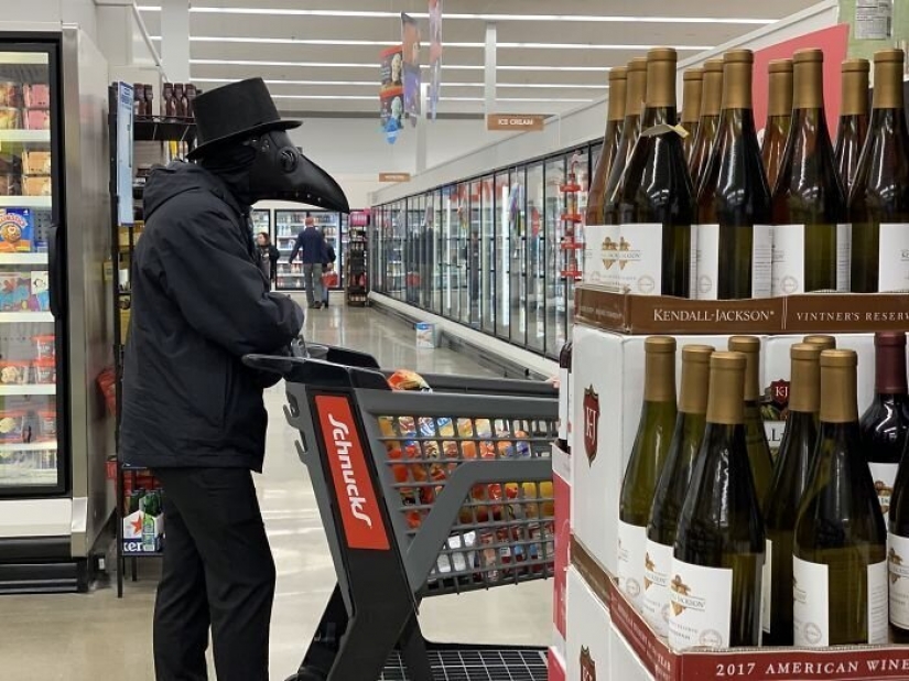 Defend ourselves as best we can: destructive and ludicrous methods of protection against coronavirus