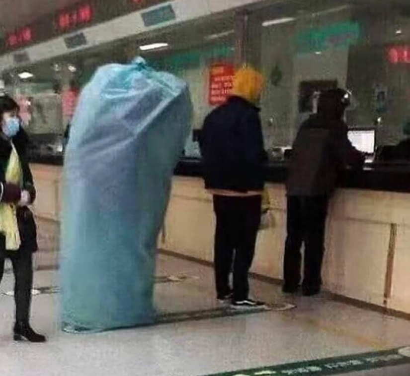 Defend ourselves as best we can: destructive and ludicrous methods of protection against coronavirus