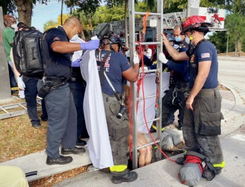Desnudo Estadounidense entró en una extraña puerta y desapareció durante tres semanas en el drenaje pluvial