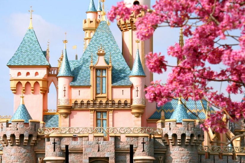 Disneyland es un mundo mágico donde los adultos se convierten en niños