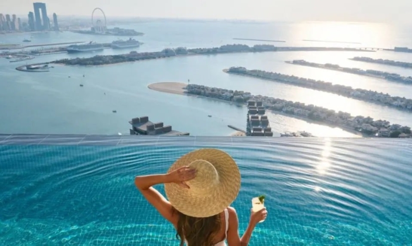 Diving into luxury: Dubai has opened the world's tallest swimming pool Diving into luxury: Dubai has opened the world's tallest swimming pool