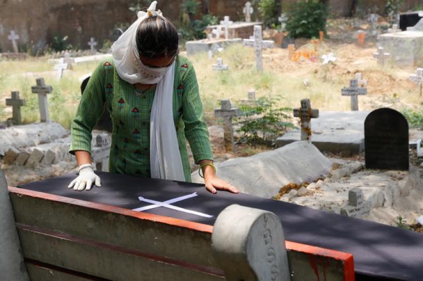 Dolor y dolor mientras COVID arrasa India