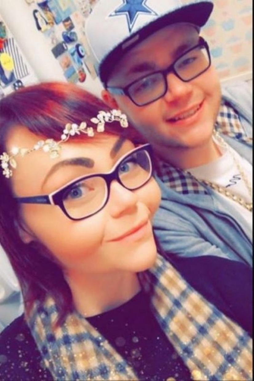 Dos de la urna: un hermano y una hermana perdida 247 libras esterlinas por año, el costo de la enorme esfuerzo