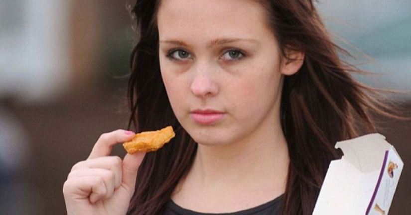 Drunk vegan friends fed chicken, and she did not appreciate the joke and reported to the police