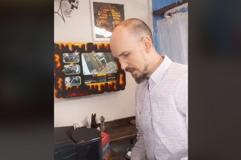 El artista de 100 días fuera de la habitación y busca patrocinadores que le pagará $ 5 millones más de 5 años de prisión