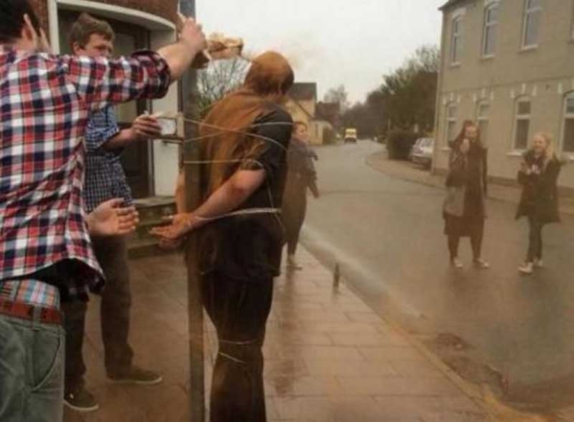 El blogger habló sobre una salvaje costumbre danesa de la que los jóvenes solteros deben tener cuidado