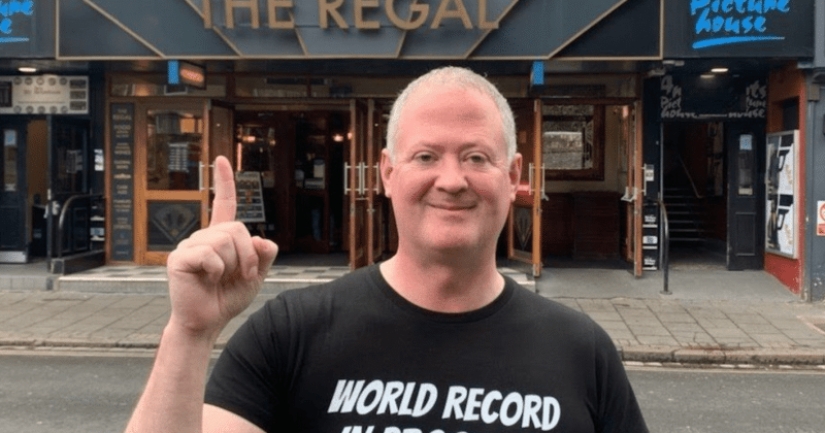 El británico fue a los pubs por un día para entrar en el Libro Guinness de los Récords El británico fue a los pubs por un día para entrar en el Libro Guinness de los Récords