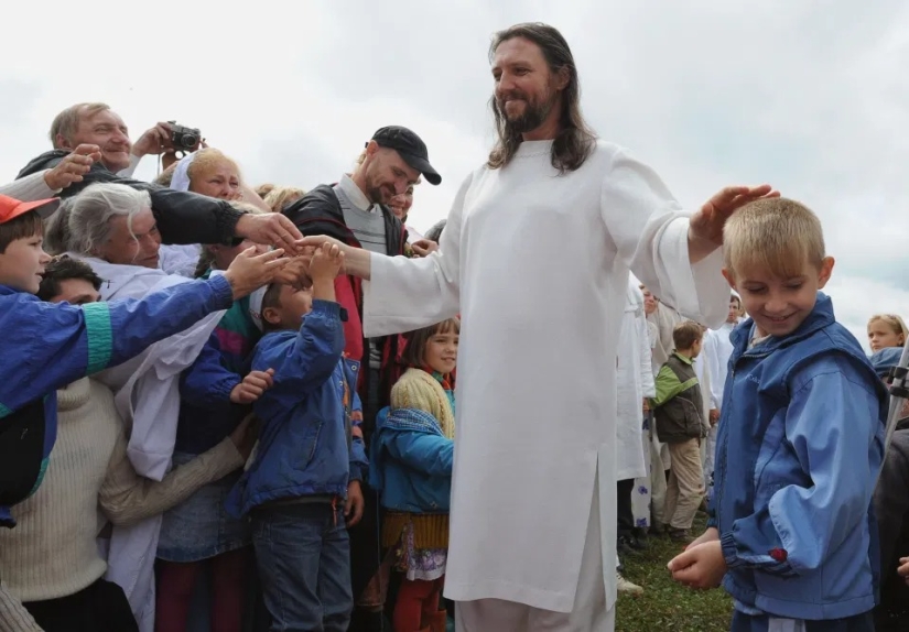 El día del Juicio por "Jesús de Siberia": por qué el líder de la "Iglesia del Último Testamento" Sergei Torop fue arrestado El día del Juicio por "Jesús de Siberia": por qué el líder de la "Iglesia del Último Testamento" Sergei Torop fue arrestado