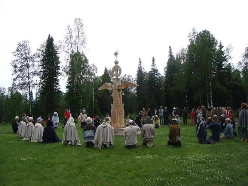 El día del Juicio por "Jesús de Siberia": por qué el líder de la "Iglesia del Último Testamento" Sergei Torop fue arrestado El día del Juicio por "Jesús de Siberia": por qué el líder de la "Iglesia del Último Testamento" Sergei Torop fue arrestado