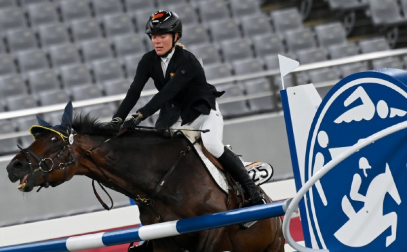 El drama olímpico con un caballo sonriente y un jinete llorando ha generado una ola de memes El drama olímpico con un caballo sonriente y un jinete llorando ha generado una ola de memes