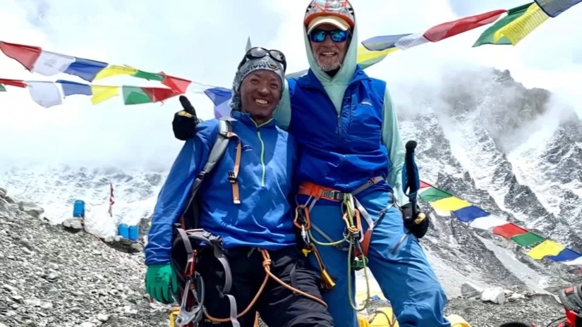 El estadounidense se interesó por el montañismo a la edad de 68 años, y a los 75 conquistó el Monte Everest El estadounidense se interesó por el montañismo a la edad de 68 años, y a los 75 conquistó el Monte Everest
