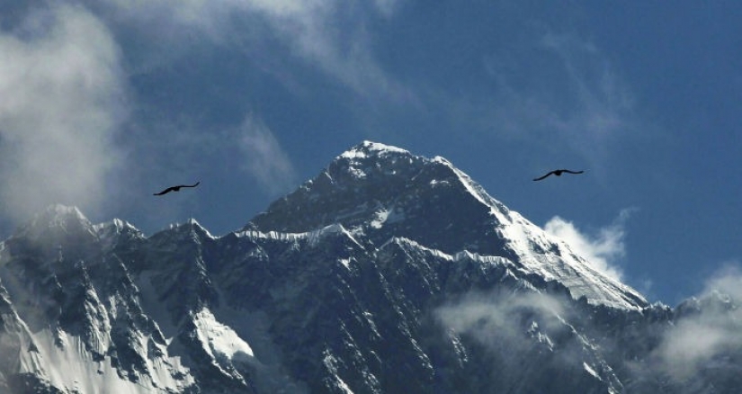El estadounidense se interesó por el montañismo a la edad de 68 años, y a los 75 conquistó el Monte Everest El estadounidense se interesó por el montañismo a la edad de 68 años, y a los 75 conquistó el Monte Everest