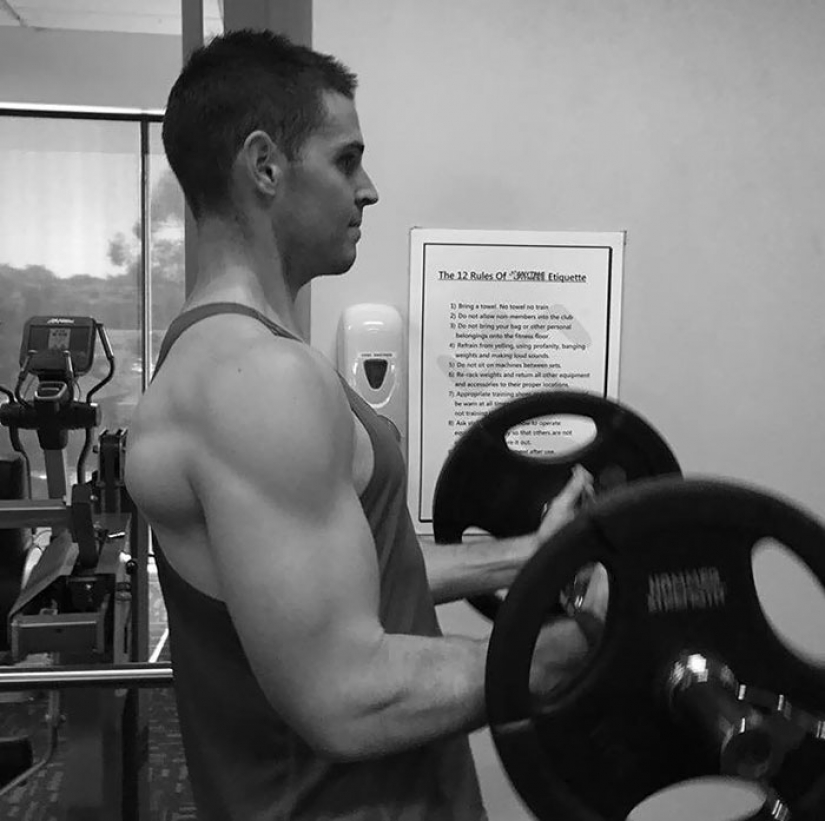 El ex ganador del programa de televisión sobre adelgazamiento se ha convertido en un verdadero macho El ex ganador del programa de televisión sobre adelgazamiento se ha convertido en un verdadero macho