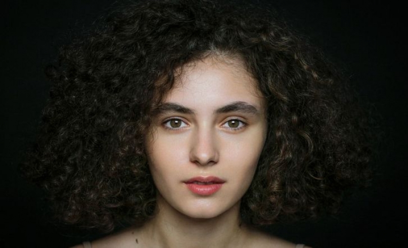 El fotógrafo toma primeros planos de mujeres de diferentes grupos étnicos para mostrar la belleza única de cada nación. El fotógrafo toma primeros planos de mujeres de diferentes grupos étnicos para mostrar la belleza única de cada nación.