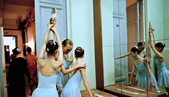 El futuro del ballet ruso en el proyecto fotográfico de mujeres estadounidenses " Desesperadamente impecable»
