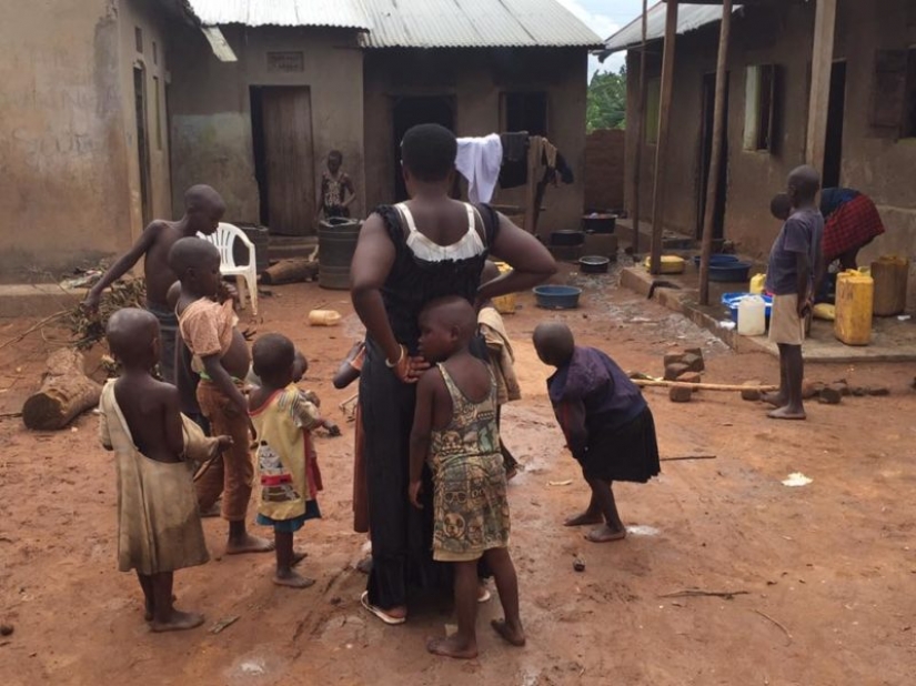 El genio de la fertilidad en Uganda: un 39 años de edad, madre soltera, ella está criando a sus 38 niños