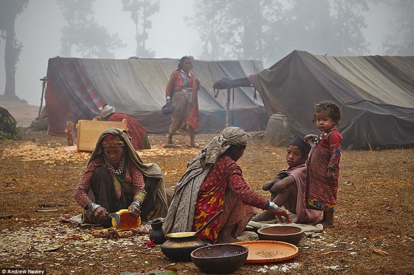 El último de los cazadores y recolectores: la vida de una tribu primitiva en Nepal