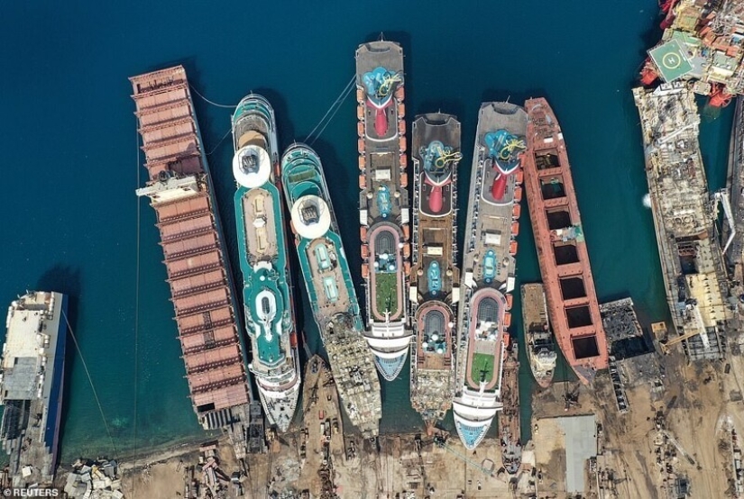 El negocio de los cruceros está navegando hacia el cementerio: cómo el coronavirus está arruinando una industria multimillonaria El negocio de los cruceros está navegando hacia el cementerio: cómo el coronavirus está arruinando una industria multimillonaria