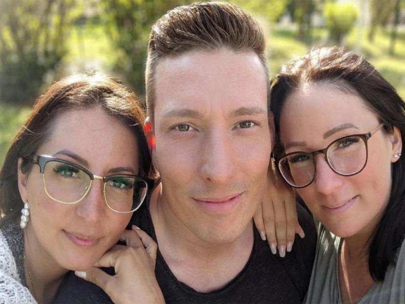 El padre de dos hijas se va a casar con dos mujeres, y a su esposa no le importa