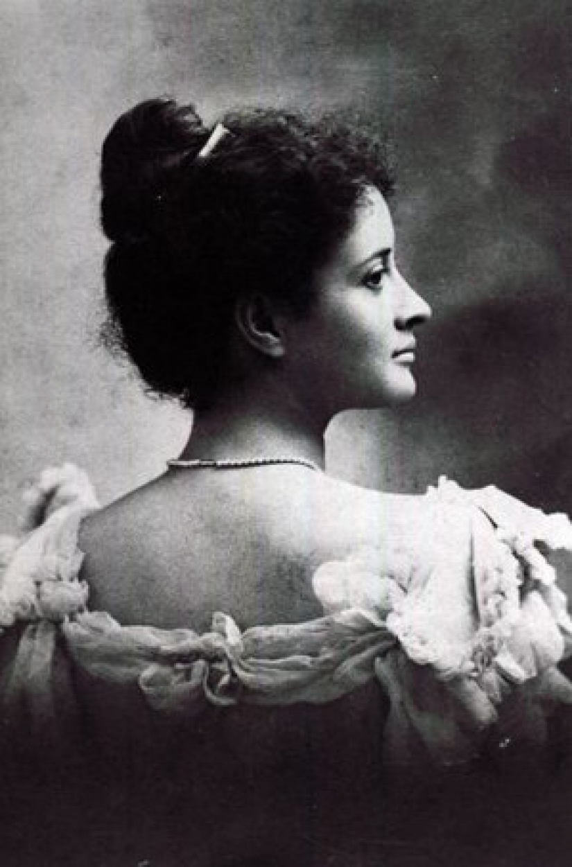 El Paraíso Anexo: La Vida y la muerte de la última Princesa del Reino Hawaiano El Paraíso Anexo: La Vida y la muerte de la última Princesa del Reino Hawaiano