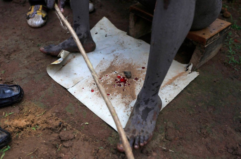 El ritual de la circuncisión: cómo se vuelven los hombres en Kenia