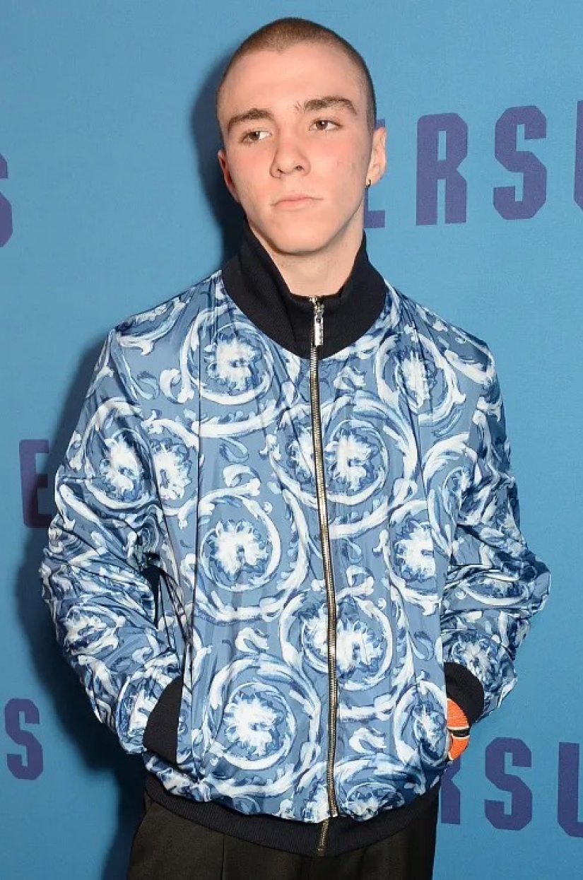 Eminem, Antonio Banderas y otros famosos padres a sacar a sus hijos de ex-esposas Eminem, Antonio Banderas y otros famosos padres a sacar a sus hijos de ex-esposas