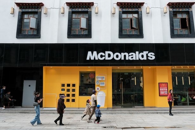 En el Tíbet, se abrió un McDonald's a una altitud de 3700 m sobre el nivel del mar En el Tíbet, se abrió un McDonald's a una altitud de 3700 m sobre el nivel del mar