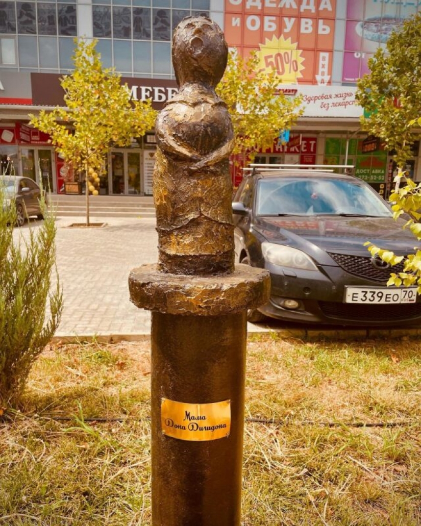 En Krasnodar, uno de los callejones de la ciudad fue capturado por esculturas de palabrotas y unidades fraseológicas