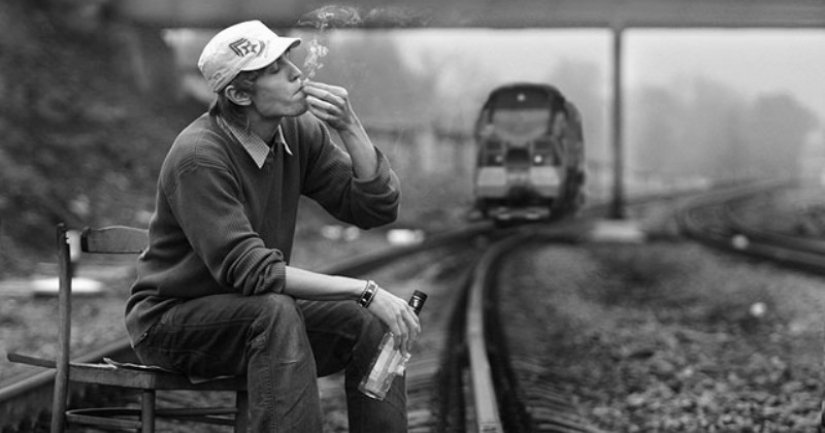 En los Estados Unidos, dos hombres fueron atropellados por un tren, recordando a su hermano que murió antes en el mismo lugar En los Estados Unidos, dos hombres fueron atropellados por un tren, recordando a su hermano que murió antes en el mismo lugar