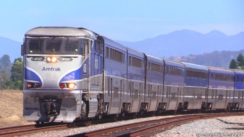 En los Estados Unidos, dos hombres fueron atropellados por un tren, recordando a su hermano que murió antes en el mismo lugar En los Estados Unidos, dos hombres fueron atropellados por un tren, recordando a su hermano que murió antes en el mismo lugar