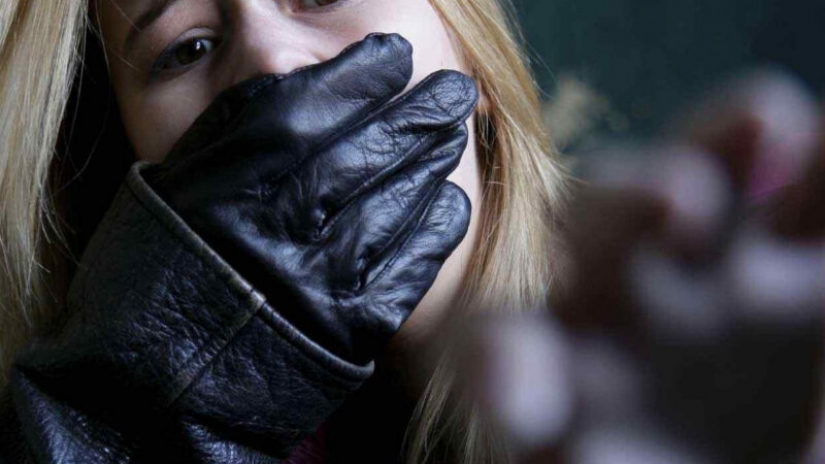 En Moscú detuvo a los pensionistas que violó a la niña de hace 47 años