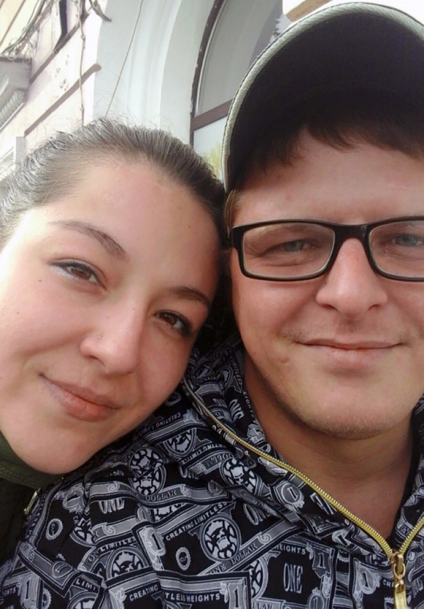 Epic fall: in St. Petersburg, a couple fell from a third-floor balcony during an argument Epic fall: in St. Petersburg, a couple fell from a third-floor balcony during an argument