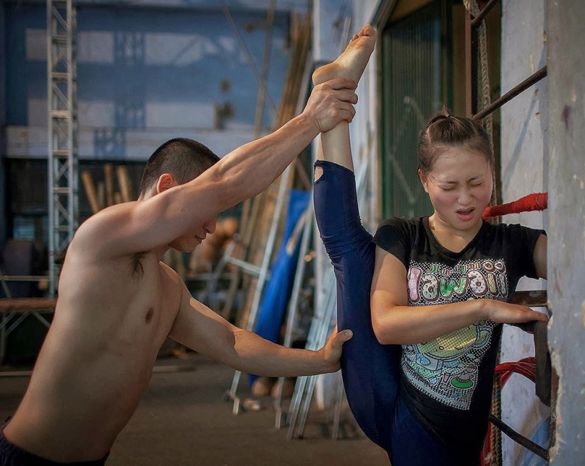 Estar en el personaje: La dura vida cotidiana de los artistas de circo vietnamitas Estar en el personaje: La dura vida cotidiana de los artistas de circo vietnamitas